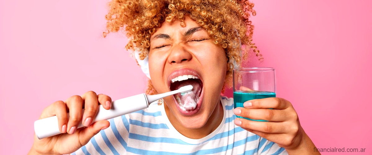 ¿Cómo se utiliza el miconazol en la boca?